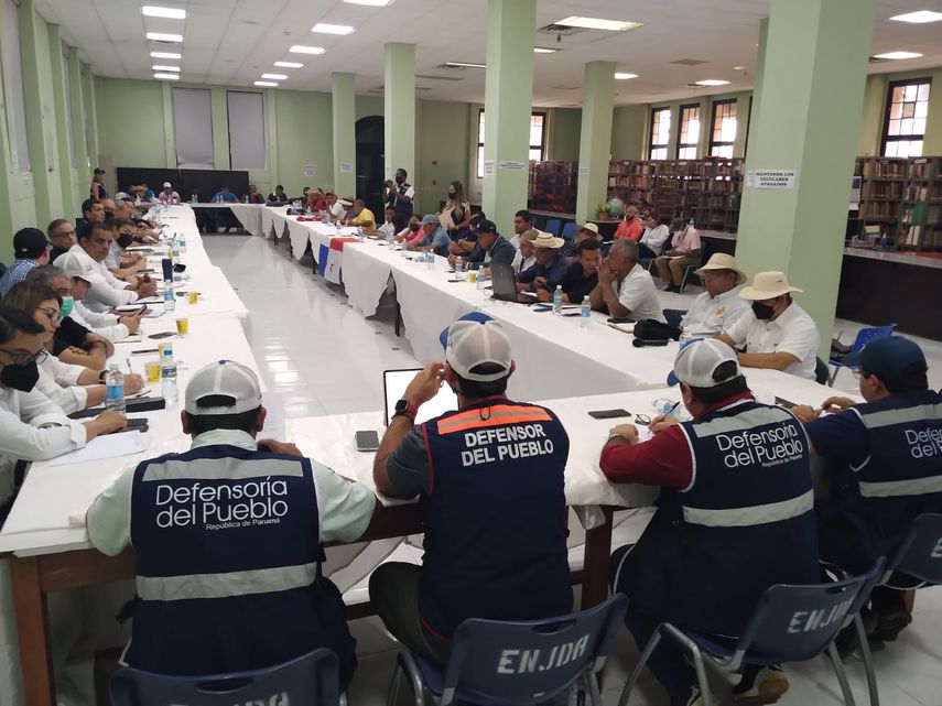 Mesa de diálogo en Veraguas.