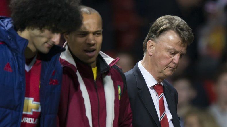 Furioso, Van Gaal abandona rueda de prensa