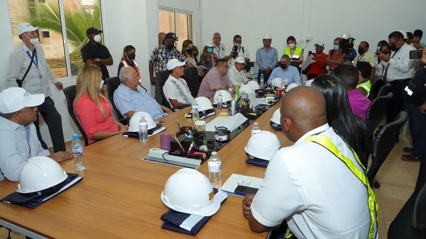 Reunión de revisión de avance de la obra del nuevo hospital de Colón.