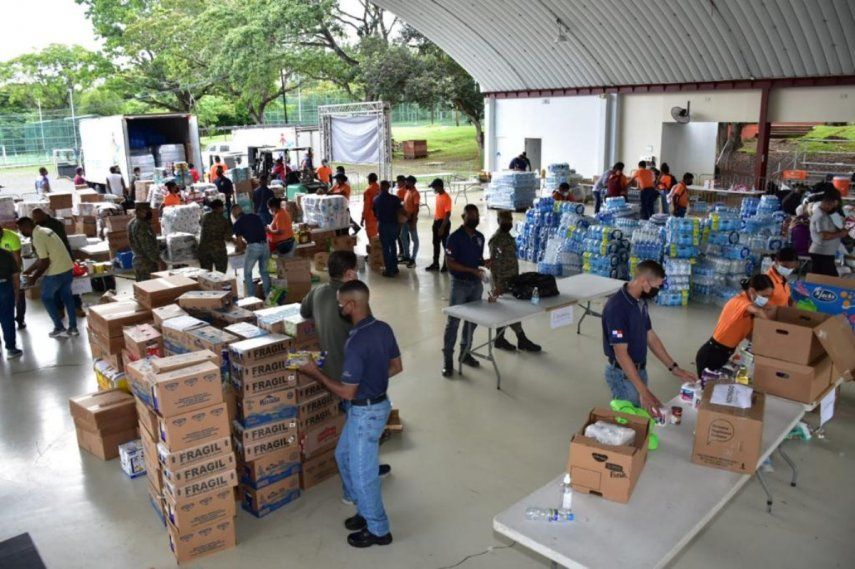 La jornada de recolección de donaciones para Haití en el Parque Omar inició a las 7:00 a.m. y se extendió pasadas las 4:00 p.m.