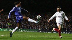 Hiddink no seguirá como DT de Chelsea