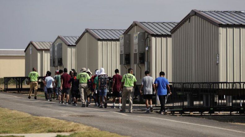 EEUU: Jueza bloquea reglas de detención de niños migrantes