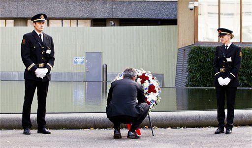 Noruega conmemora a víctimas de matanza