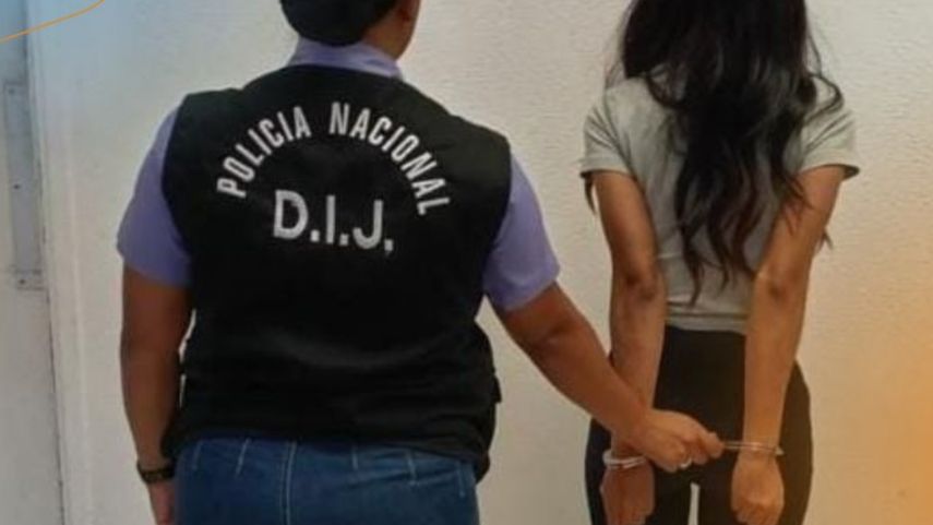 Mujer aprehenddia por presunta falsificación de incapacidades del MINSA.