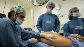Dominicana abre investigación a tercera clínica estética