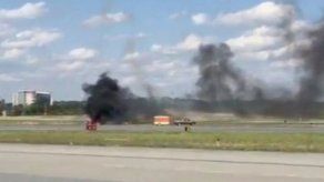 EEUU: Piloto muere al caer avión durante espectáculo aéreo