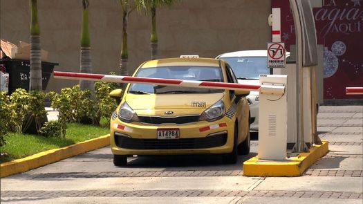 Dueños de estacionamientos podrían responder por hurtos