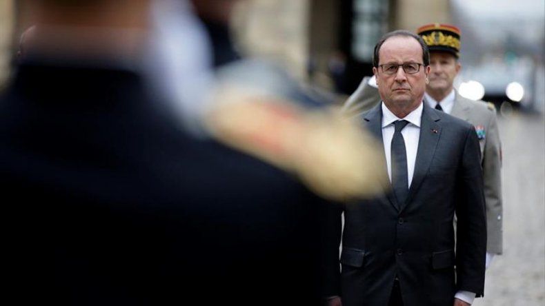 Hollande: hay turistas y empresarios de varias nacionalidades entre rehenes