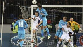 El Zenit gana de penalti bajo el diluvio