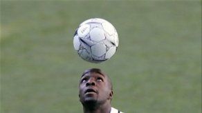 Real Madrid quiere inscribir a Diarra y Huntelaar