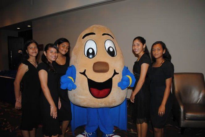 Reconocen a destacados panameños