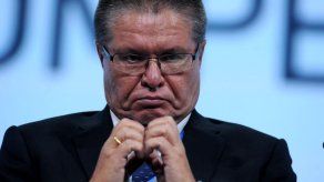 Rusia detiene a ministro de Economía por acusación de sobornos