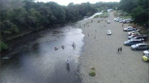 Familias comparten en ríos durante el fin de semana