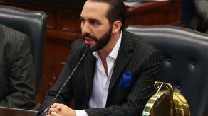 El Salvador expulsa a diplomáticos venezolanos