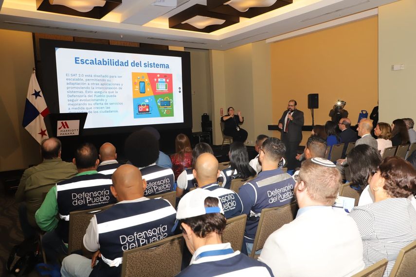 Defensoría presenta informe 2024.