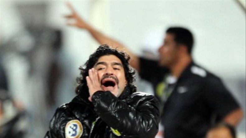 Al Wasl le exige trabajo de equipo a Maradona