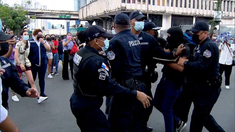 Los ciudadanos realizaron una protesta en los predios de la Asamblea Nacional.