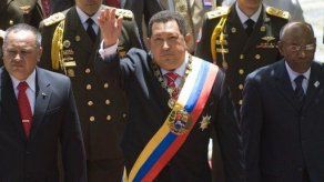Chávez preside desfile militar por 201 años de Independencia