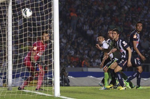 CONCACAF: Baloy anota, pero Santos pierde campeonato ante Monterrey