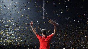 Federer gana a Simon y logra en Shanghai el título 81 de su carrera