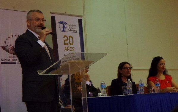Ministro de Gobierno asegura que investigan y sancionan las fugas de privados de libertad