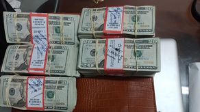 El dinero decomisado y los aprehendidos fueron entregados a las autoridades competentes para su debida investigación. El dinero decomisado y los aprehendidos fueron entregados a las autoridades competentes para su debida investigación.