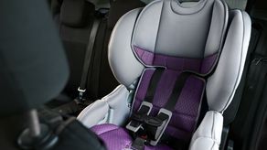 Aprueban en segundo debate uso obligatorio de sillas infantiles en autos particulares