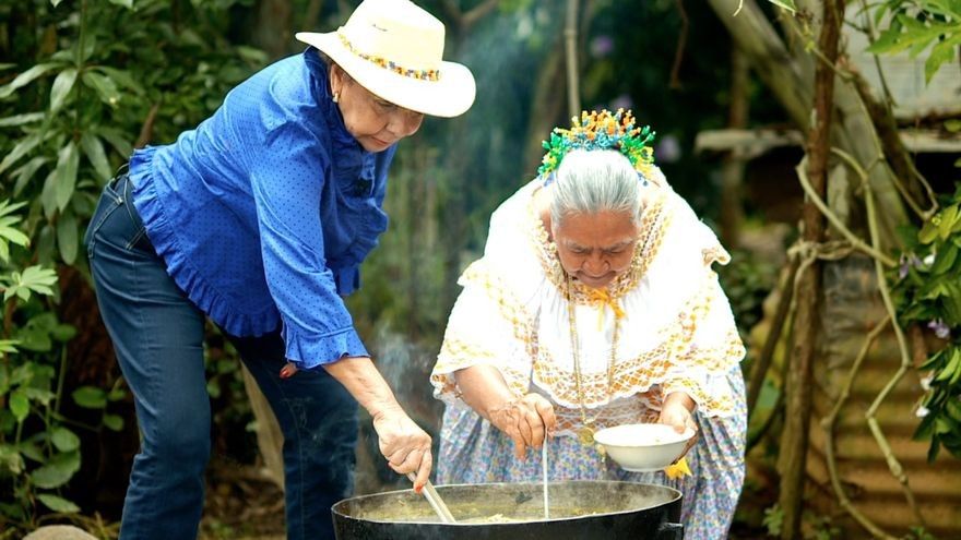 Homenaje a los 40 años de Esa Cabellera Blanca