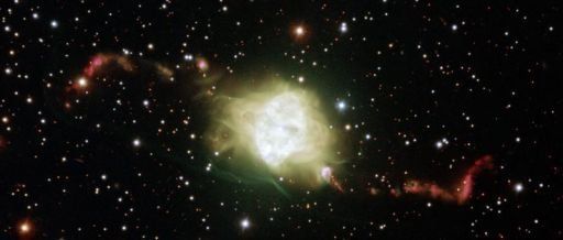Astrónomos explican la simetría de los chorros que lanzan las nebulosas