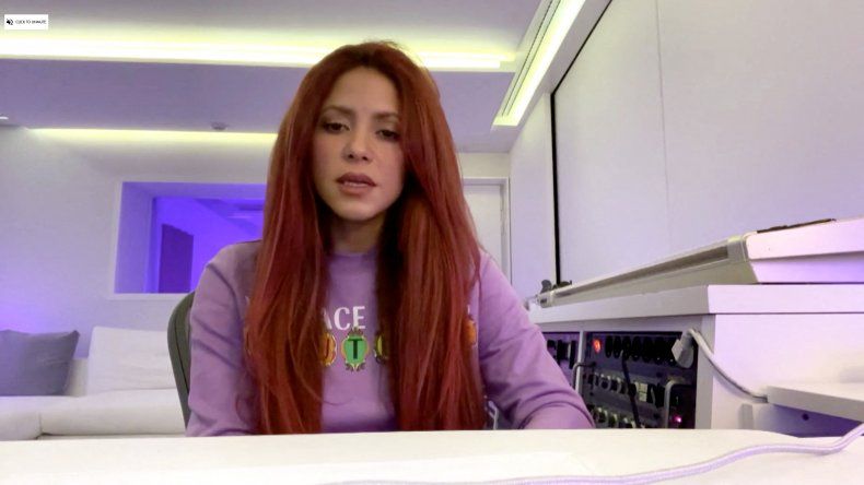 Shakira parece una colegiala en su última fotografía