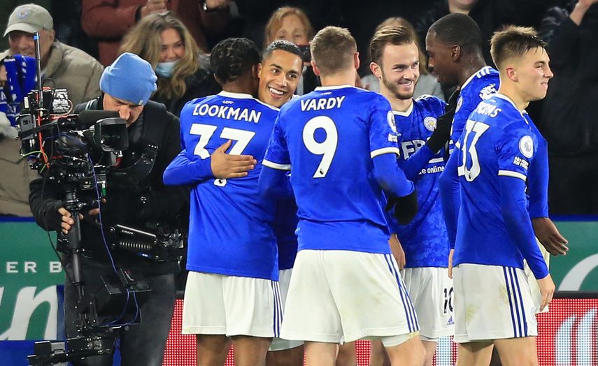 El Liverpool se complica en lucha por el título al caer en Leicester