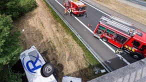 Autobús con niños británicos vuelca en Bélgica: 1 muerto