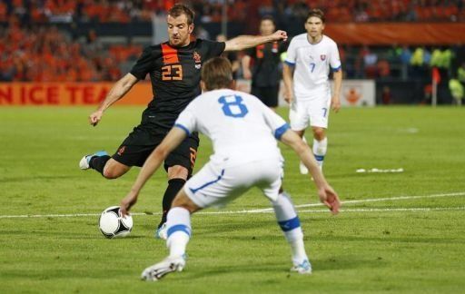Holanda vence a Eslovaquia, pero no convence
