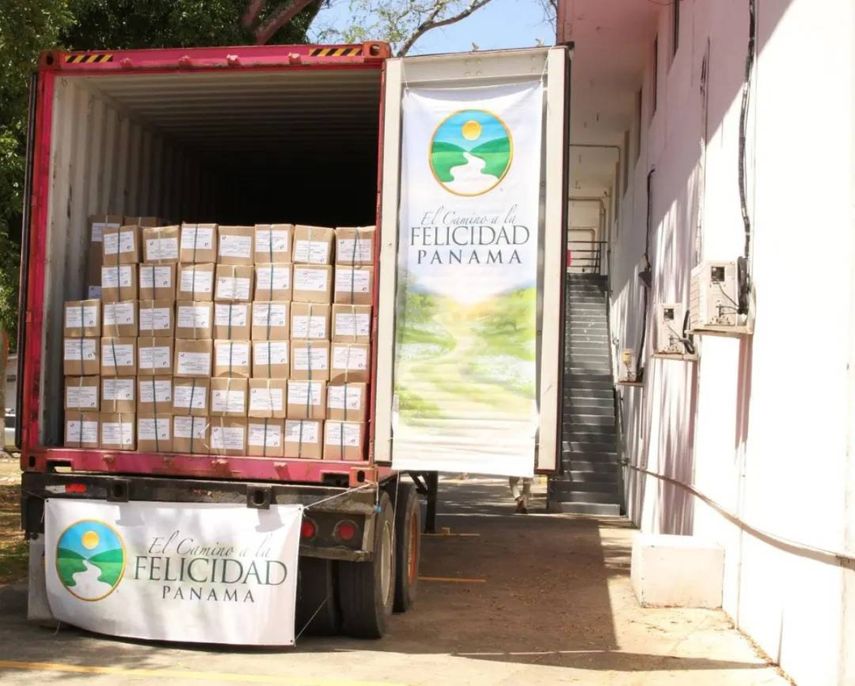 Los libros fueron donados por la fundación internacional The Way Of Happiness.