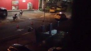 Irrespeto a la Policía Nacional tras aprehender a sujeto en Pueblo Nuevo Irrespeto a la Policía Nacional tras aprehender a sujeto en Pueblo Nuevo