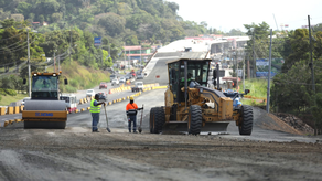 ATTT reitera la suspensión de obras en vías importantes a partir del 31 diciembre ATTT reitera la suspensión de obras en vías importantes a partir del 31 diciembre