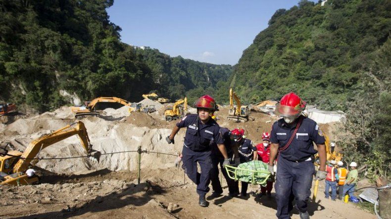 Se esfuman esperanzas de hallar sobrevivientes de alud en Guatemala