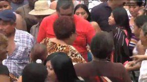 Cuestionan regalos para funcionarios con supuestos fondos públicos