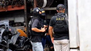 Policía Nacional y la PGN allanan rastro en Parque Lefevre