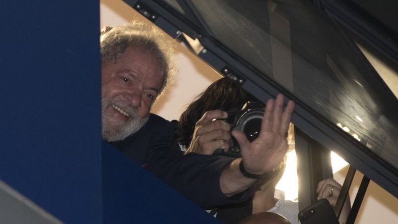 Lula puede dormir en el sindicato y asistir este sábado a una misa por su esposa
