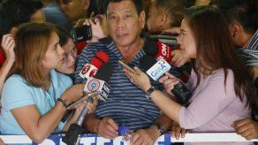 Aumenta ventaja de alcalde de Filipinas antes de elecciones