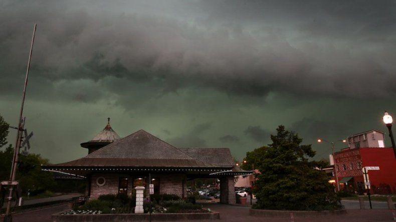 Confirman tres tornados en el norte de Texas