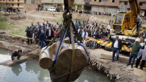 Egipto tratará de reconstruir estatua de su gran faraón
