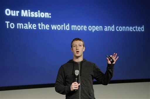 Suben ingresos de Facebook por publicidad