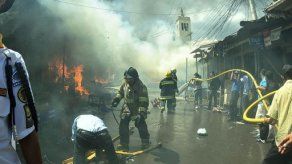 Pavoroso incendio consume mercados populares en capital hondureña