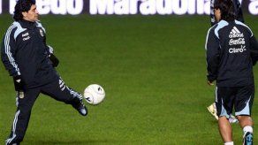 Maradona suspende práctica por definición Apertura