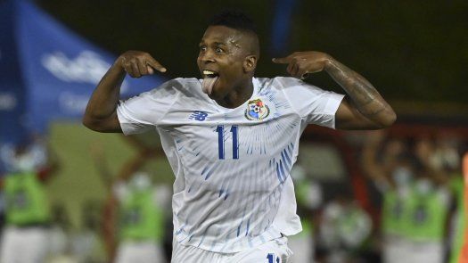 Armando Cooper vuelve a la LPF con el Árabe Unido