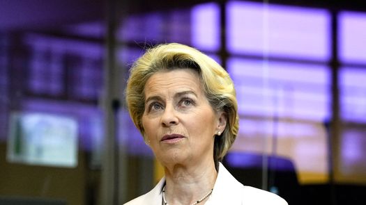 La Comisión Europea también pidió competencias para imponer restricciones obligatorias en todo el bloque en caso de una alerta en toda la UE cuando haya un riesgo considerable de un grave desabastecimiento de gas.