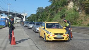 ATTT: Estas son las multas de tránsito por usar el celular mientras conduce ATTT: Estas son las multas de tránsito por usar el celular mientras conduce