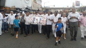 Panameños marchan por la paz en Panamá